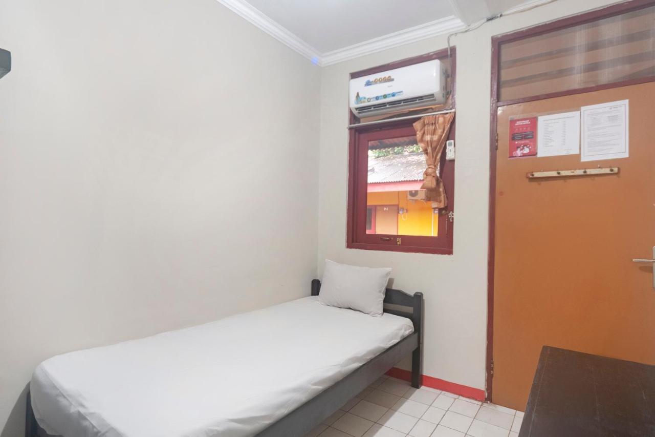 Отель Oyo Life 3034 Taman Melati Депок Экстерьер фото